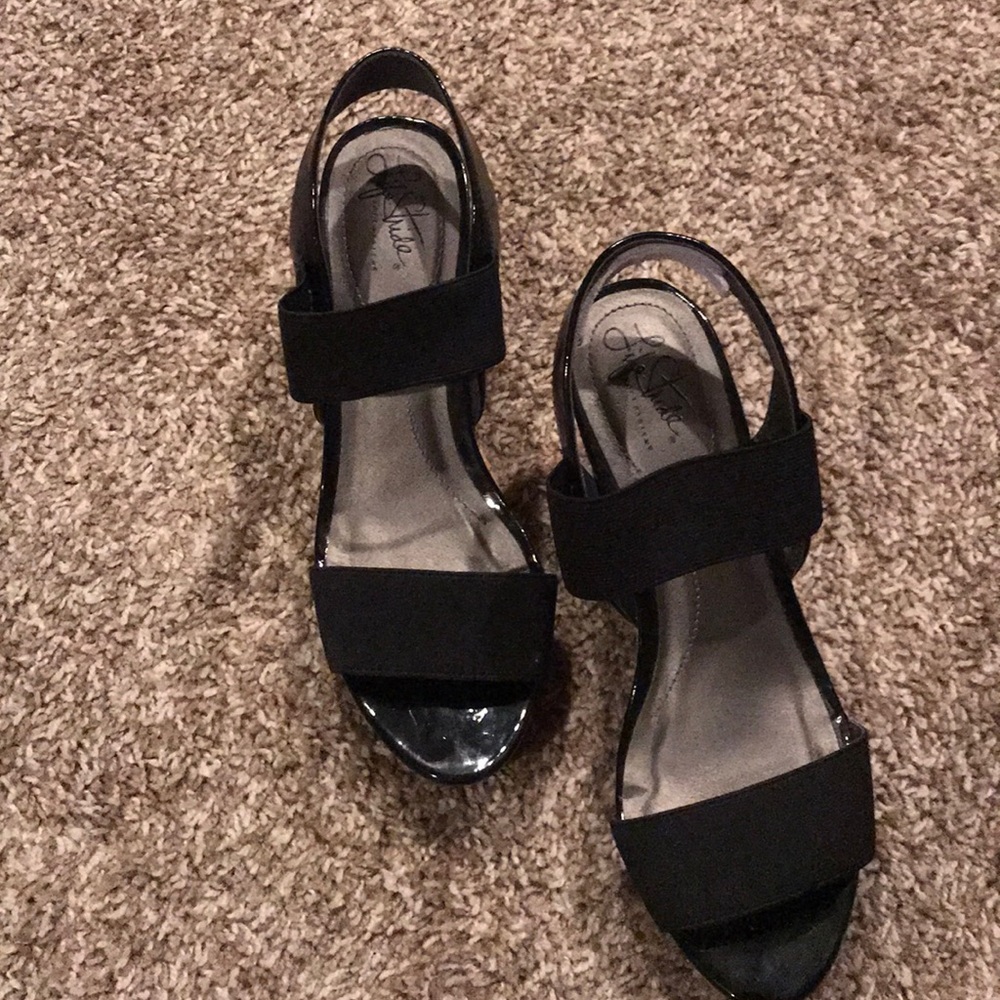 Slip on wedge